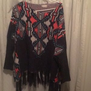 Women’s medium poncho with sleeves